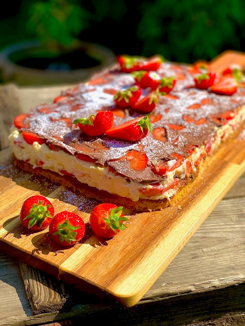 Donauwelle mit Erdbeeren